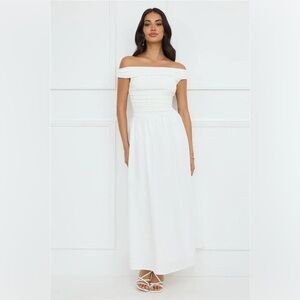Hello Molly CAMELLIA CHARM OFF SHOULDER MAXI
DRESS WHITE